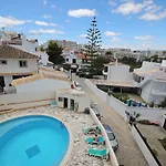 アパート Ferias Sem Carro - E Piscina